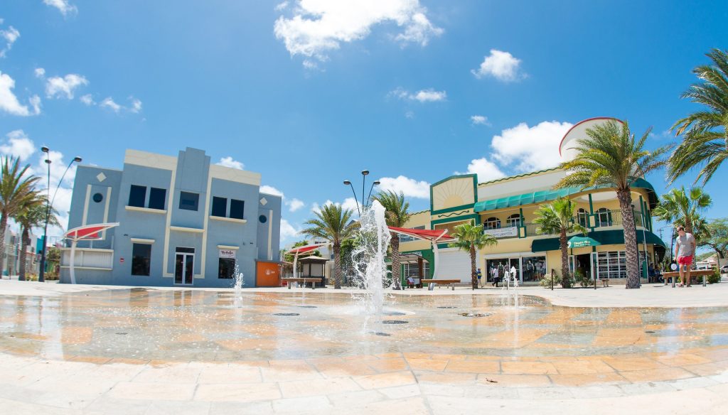 Plaza at the end of the Main street plaza_at_the_end_of_the_mainstreet_2